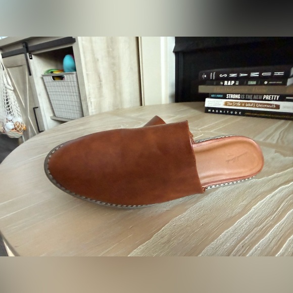 Universal Thread|Women’s Cognac Brown Faux Leather Mules flats,pointed•••size 10 - Picture 6 of 10